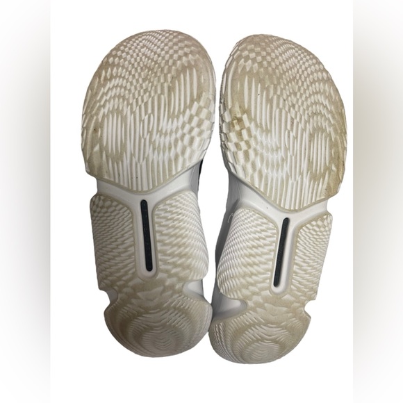 Under Armour. Sz 9.5 Women. Athletic Shoes/Trainers/Sneakers. Great condition - Picture 11 of 13